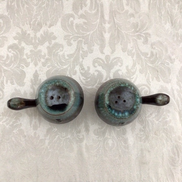 Vintage Ceramic Blue and Brown Drip Glaze Handled Salt and Pepper Shaker Set - Picture 6 of 7